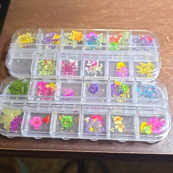 Dried Flowers Lace Nail Pressed Flowers 3D Nails - Picture 2 of 4